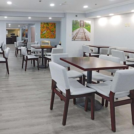 Quality Inn Colchester - Burlington Buitenkant foto