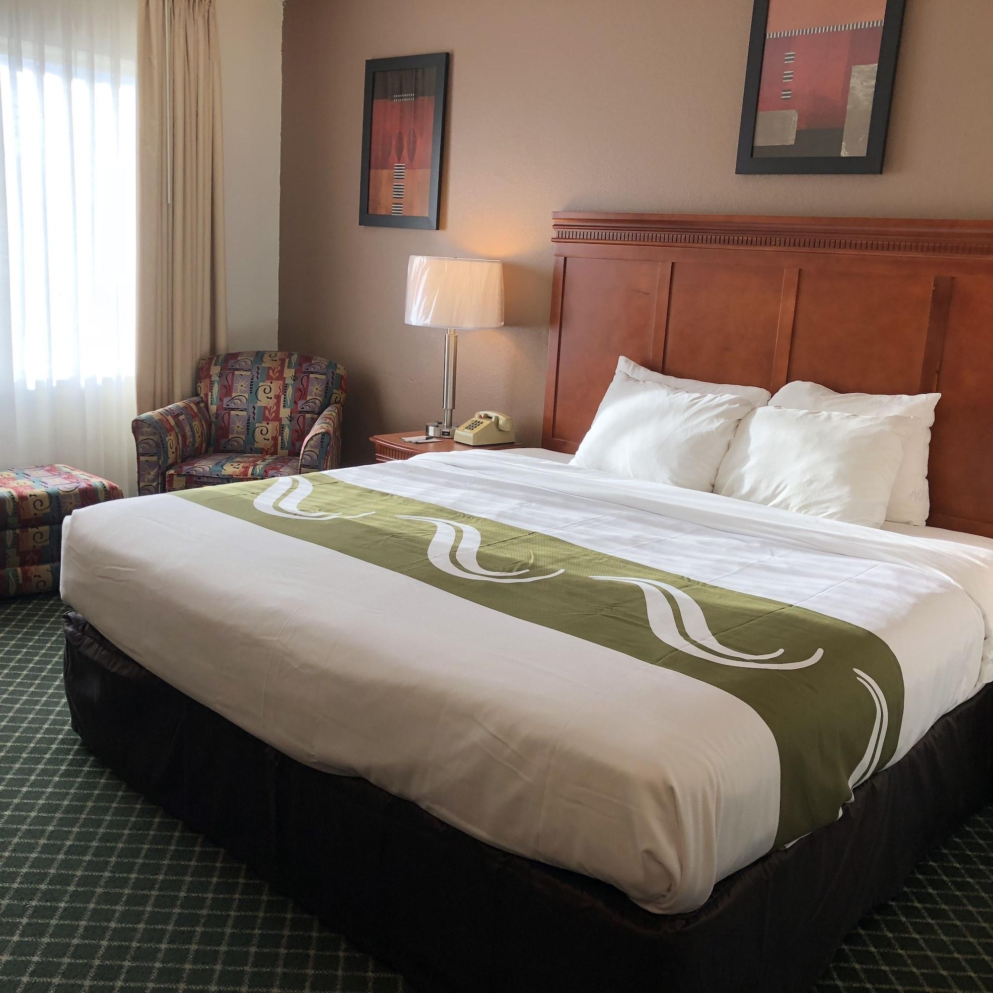 Quality Inn Colchester - Burlington Buitenkant foto