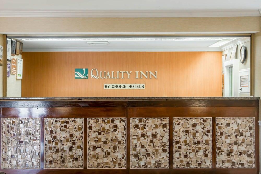 Quality Inn Colchester - Burlington Buitenkant foto