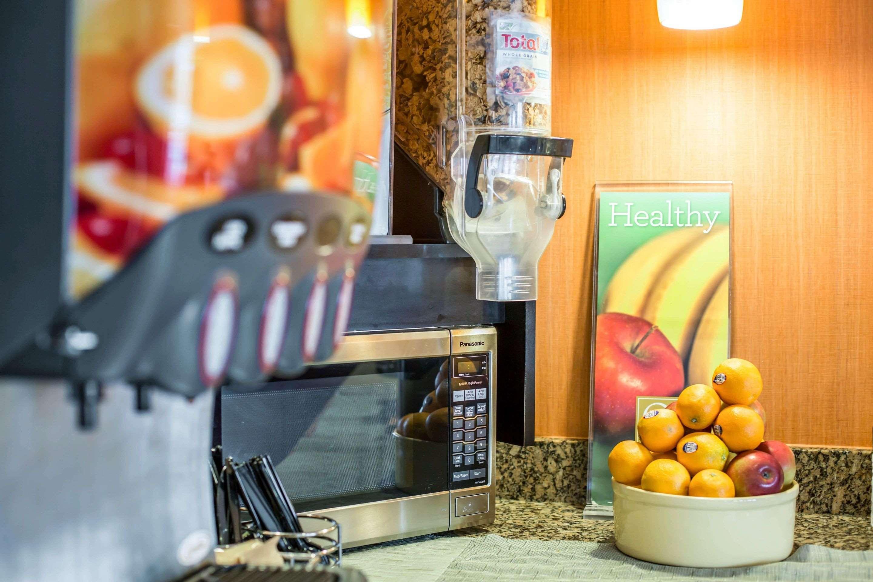 Quality Inn Colchester - Burlington Buitenkant foto