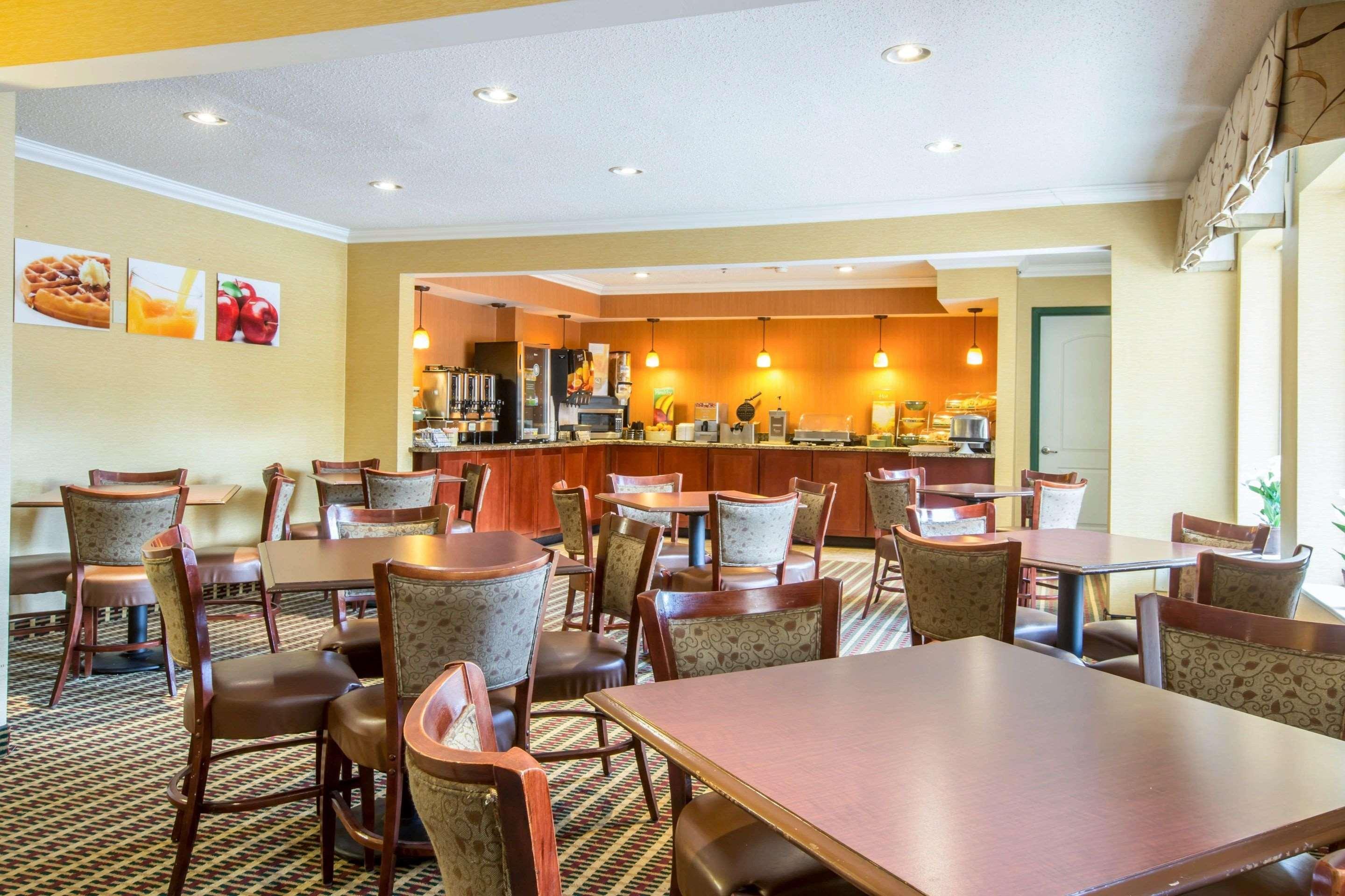 Quality Inn Colchester - Burlington Buitenkant foto