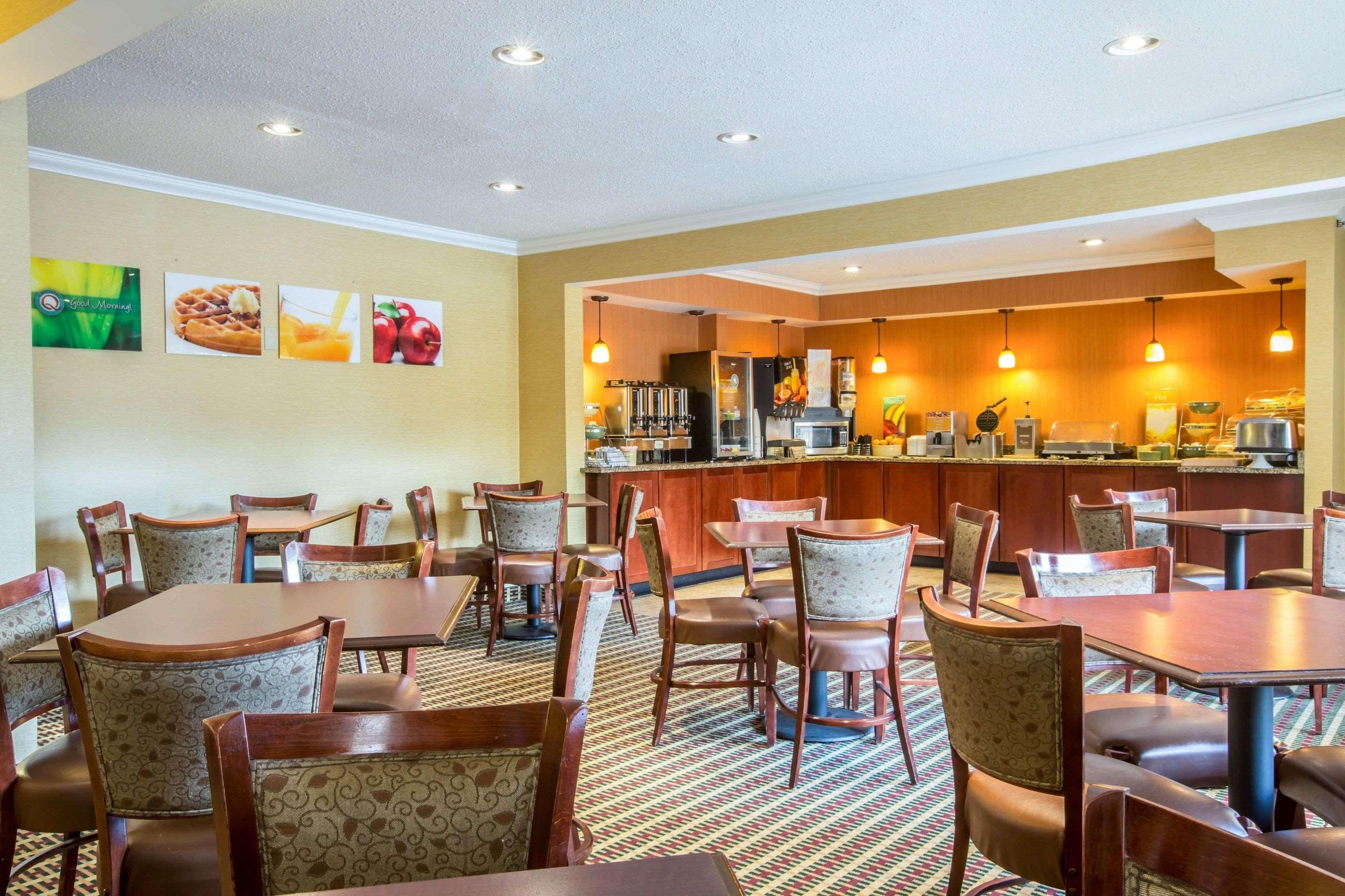 Quality Inn Colchester - Burlington Buitenkant foto