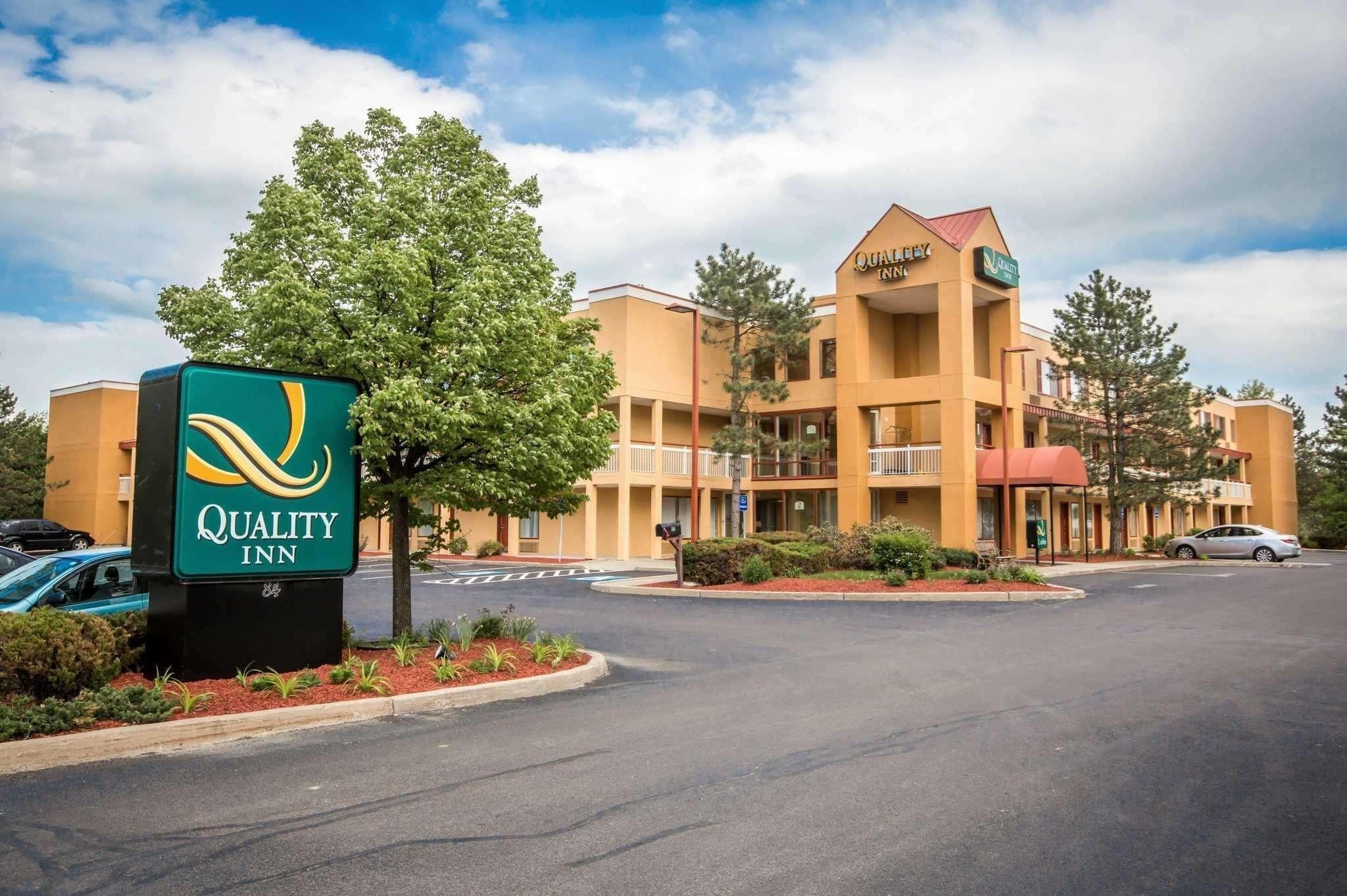 Quality Inn Colchester - Burlington Buitenkant foto