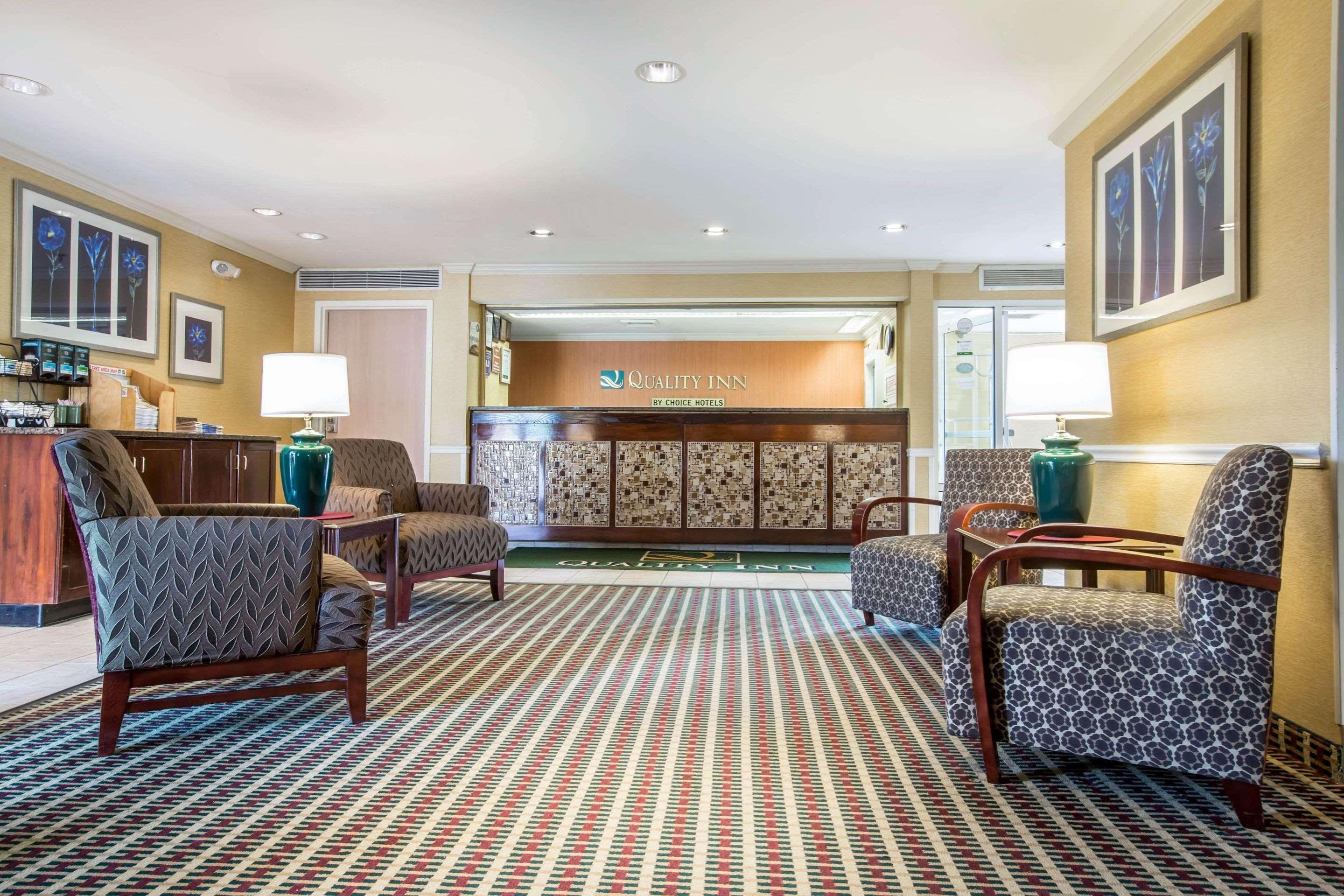 Quality Inn Colchester - Burlington Buitenkant foto