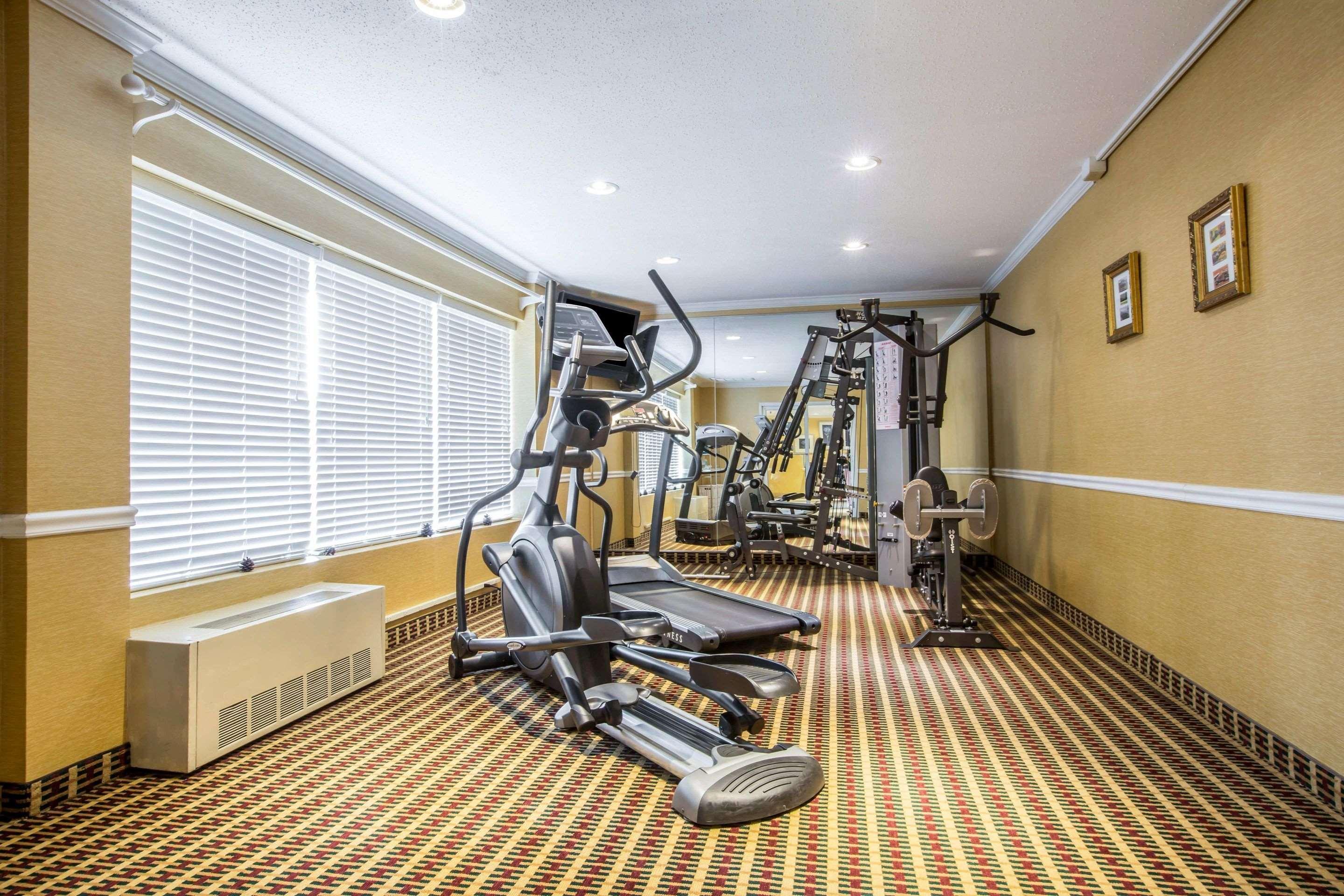 Quality Inn Colchester - Burlington Buitenkant foto