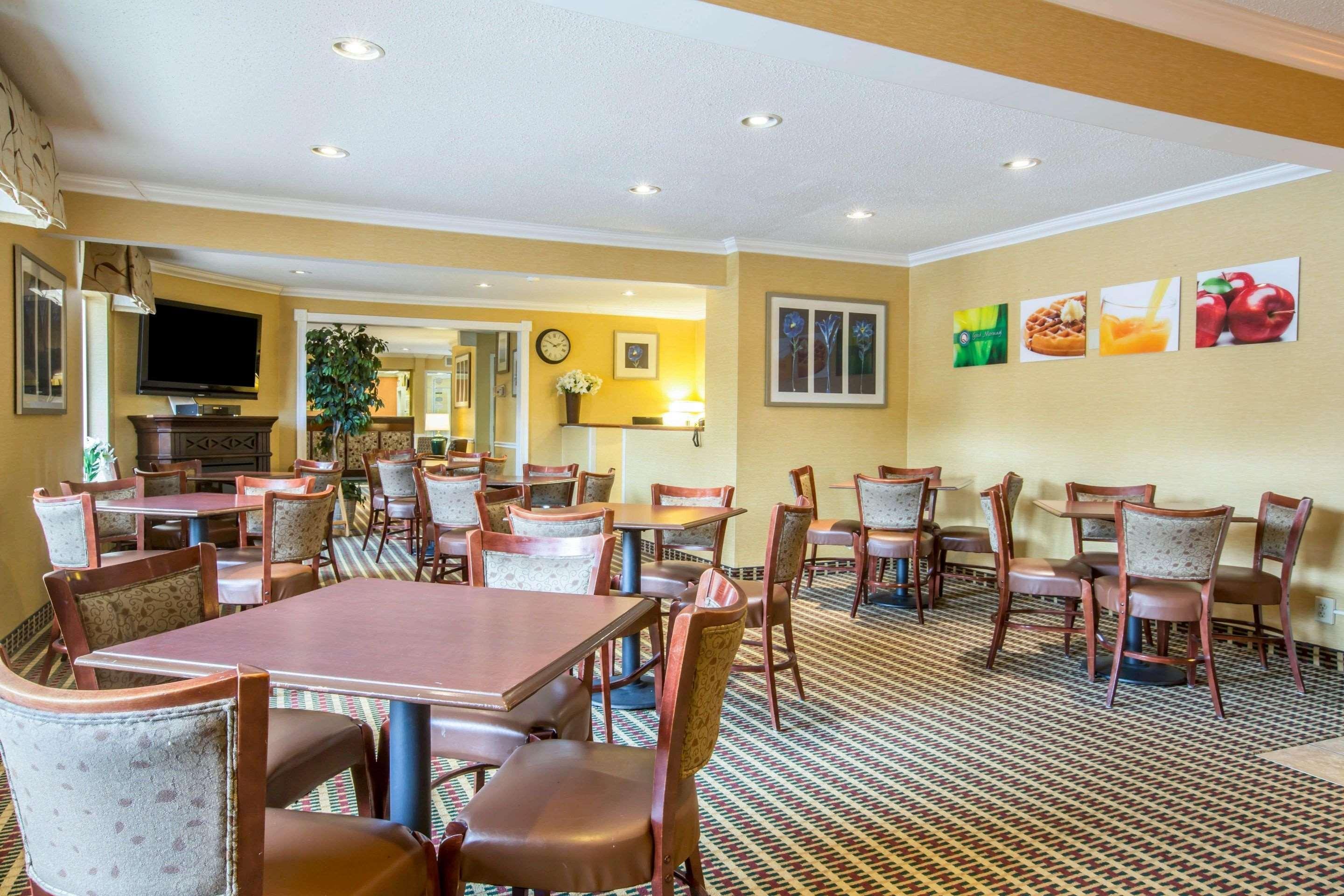 Quality Inn Colchester - Burlington Buitenkant foto