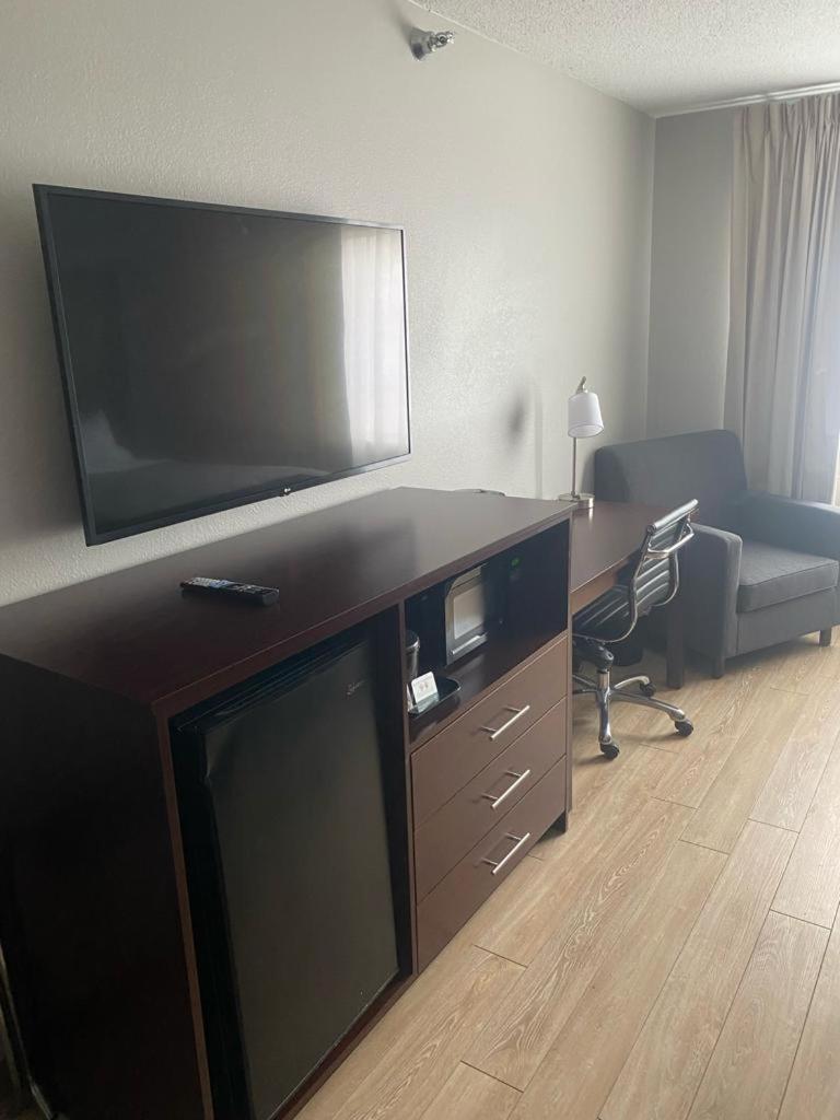 Quality Inn Colchester - Burlington Buitenkant foto