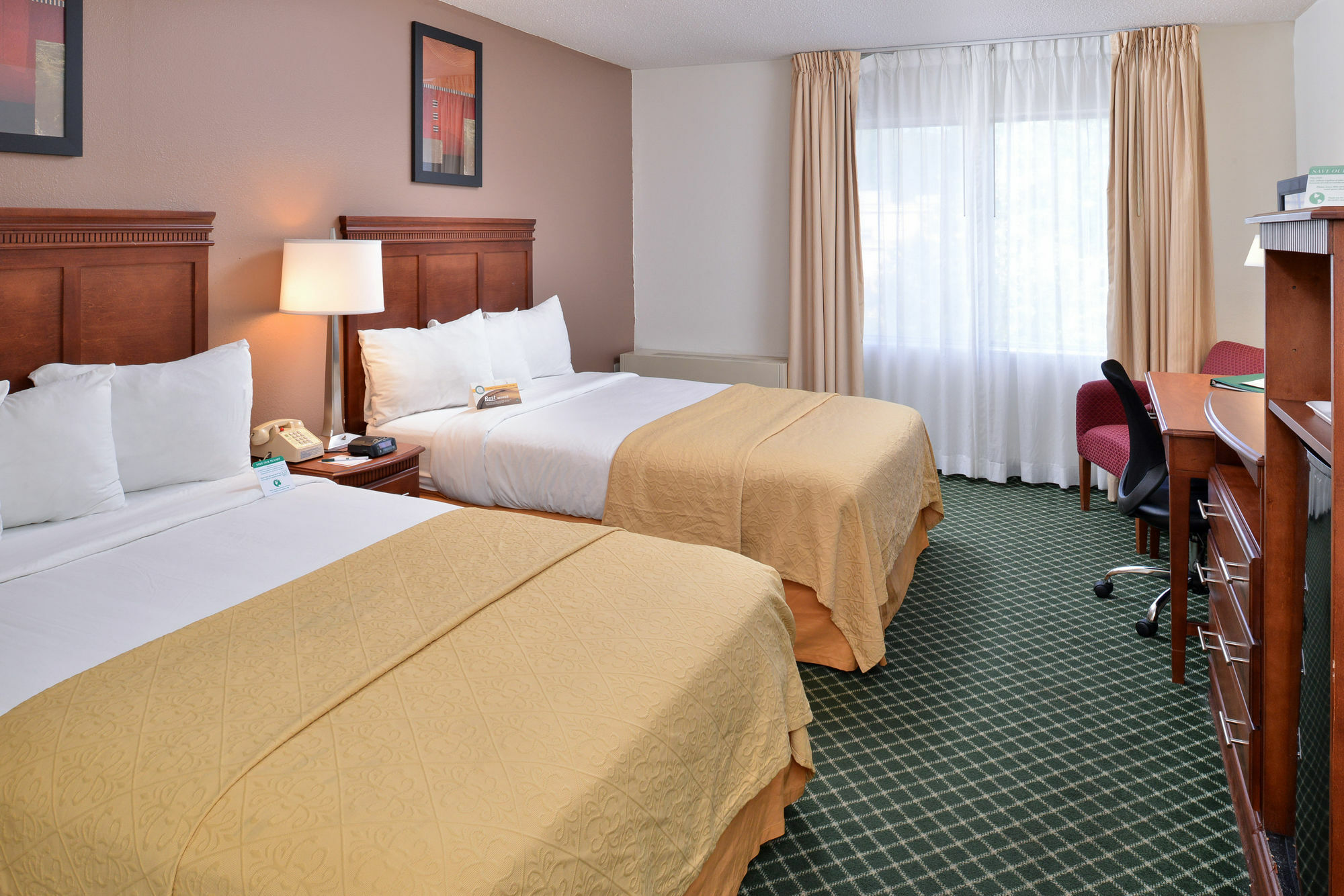 Quality Inn Colchester - Burlington Buitenkant foto