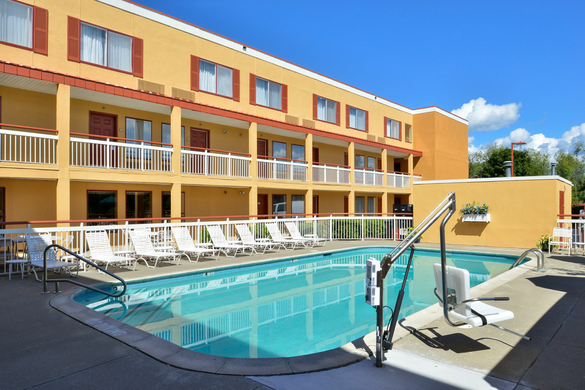 Quality Inn Colchester - Burlington Buitenkant foto