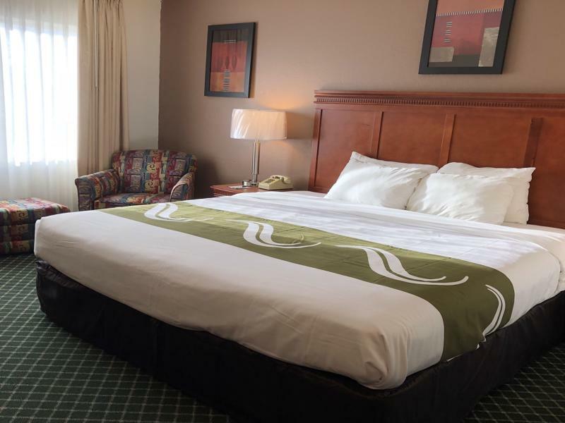 Quality Inn Colchester - Burlington Buitenkant foto