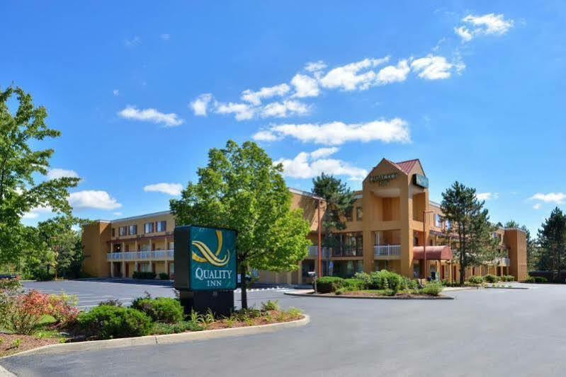Quality Inn Colchester - Burlington Buitenkant foto